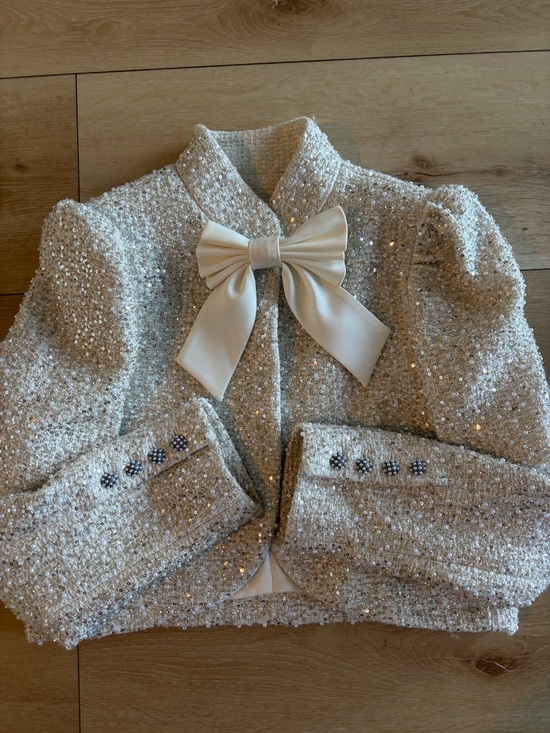 Alice + Olivia Jackets & Blazers - Alice + Olivia
Ilaria Sequin & Bead
Embellished Crop